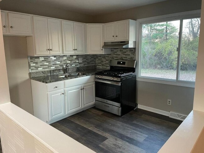 Photo - 2212 Collett Dr