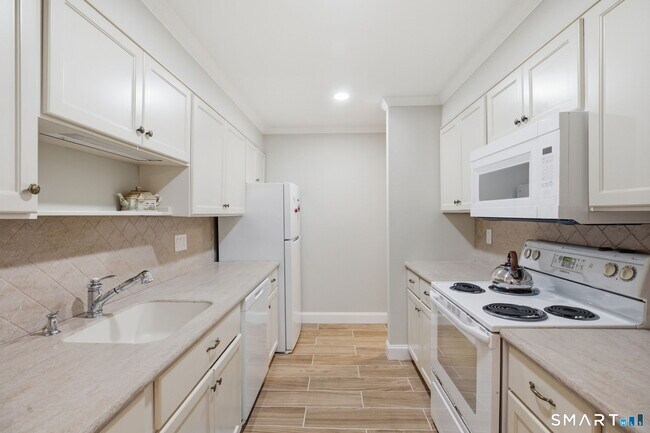 Photo - 247 Hamilton Ave Unit 3