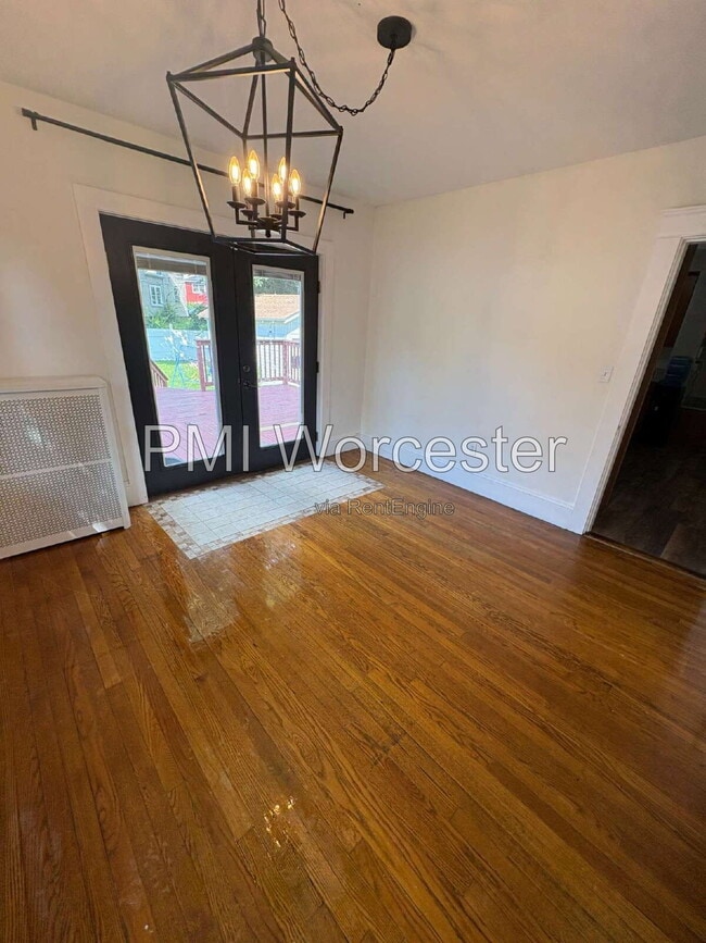 Photo - 465 Chandler St