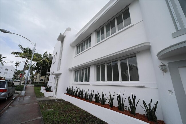 Photo - 810 7th St Unit 208