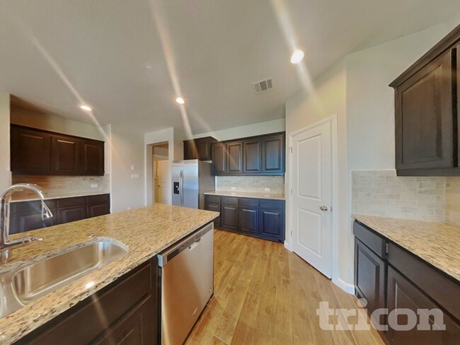 9124 Highland Orchard Dr