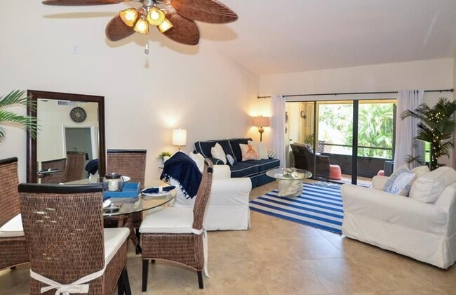 Photo - 1484 SW Silver Pine Way