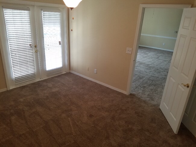 Photo - 1935 S Kirkman Rd