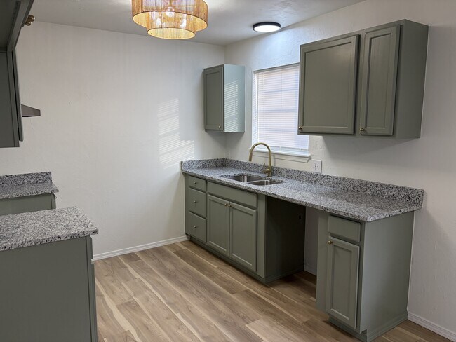 Photo - 522 W Highland St