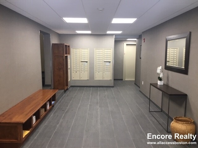 Building Photo - 33 Lancaster Terrace Unit 109