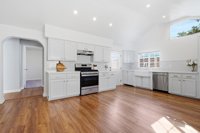 Photo - 6120 Case Ave