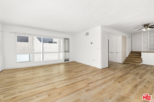 Building Photo - 340 N Palm Dr Unit 10 Rental