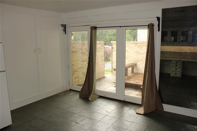 Photo - 900 N Austin St