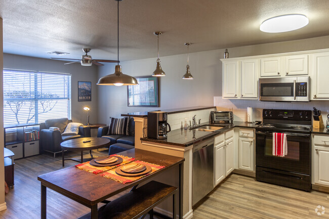 Interior Photo - Dillon Park Student Apartments