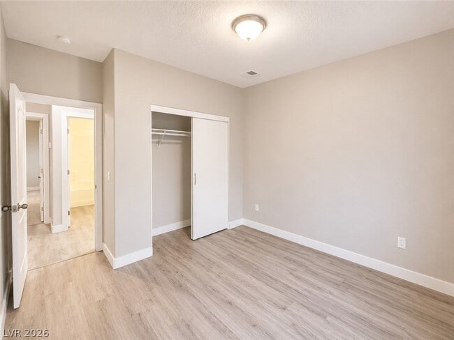 Building Photo - 1121 Sixshooter Ave