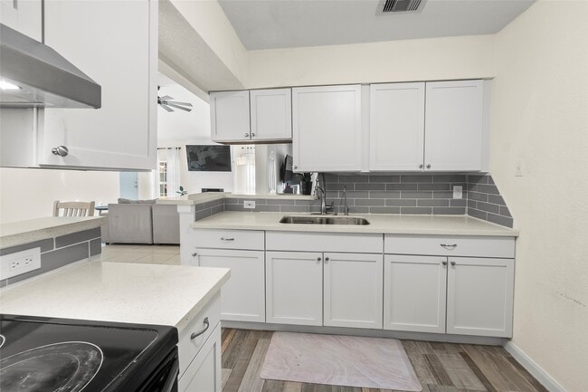 Photo - 11007 White Oak Bend Dr
