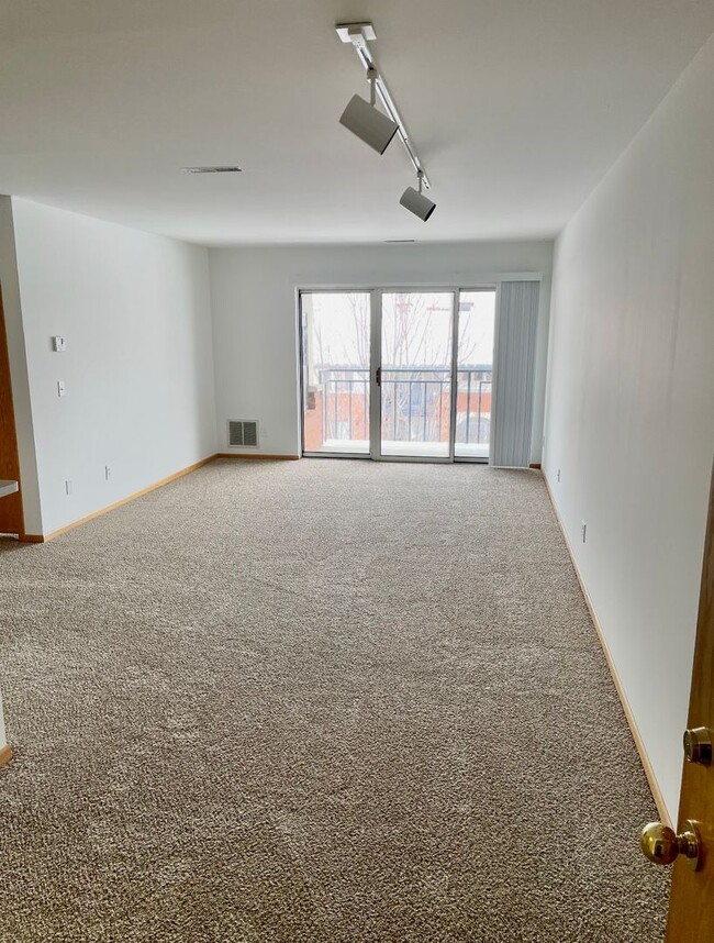 Photo - Riverwalk Apartments