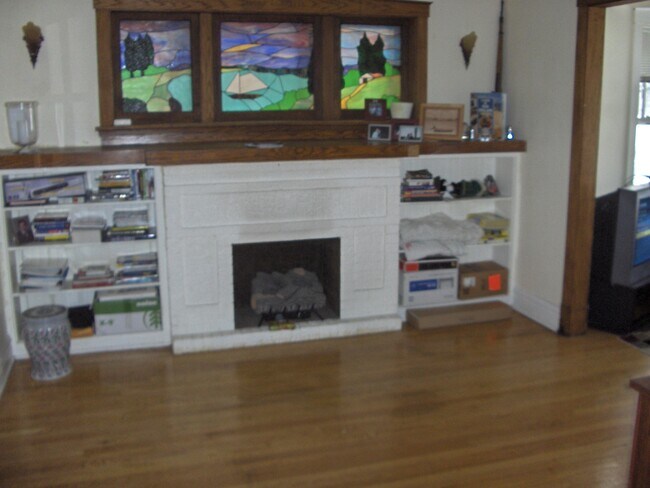 Building Photo - 4039 N Long Ave Unit 1 Rental