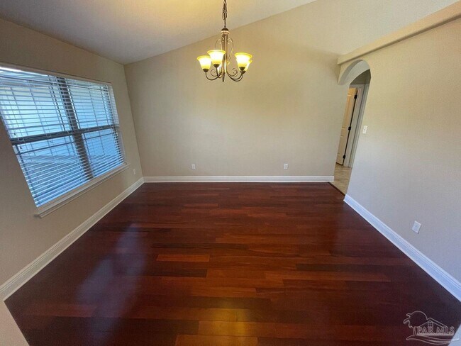 Photo - 6679 Britt St