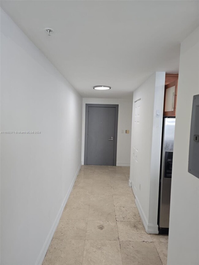 Photo - 185 SE 14th Ter Condominio Unidad 2701