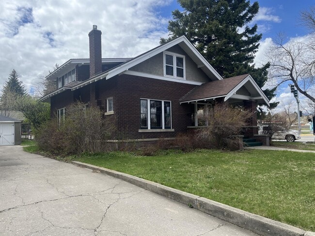 119 N 7th St