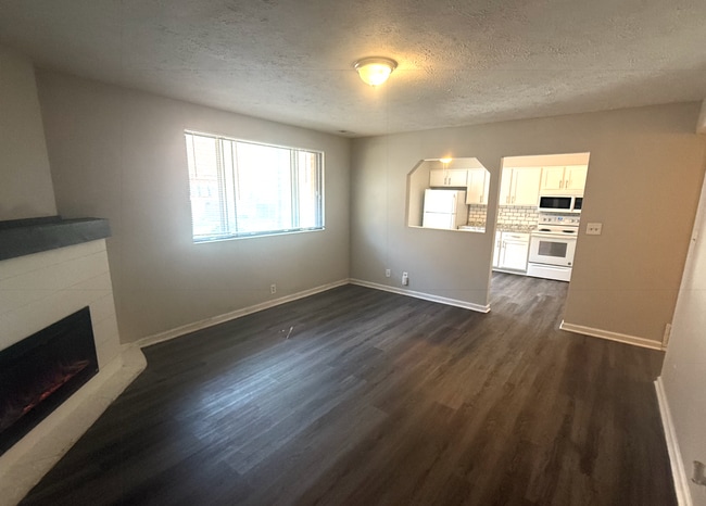 Building Photo - 4210 Huntington Ave Unit 4210 Huntington Ave #3