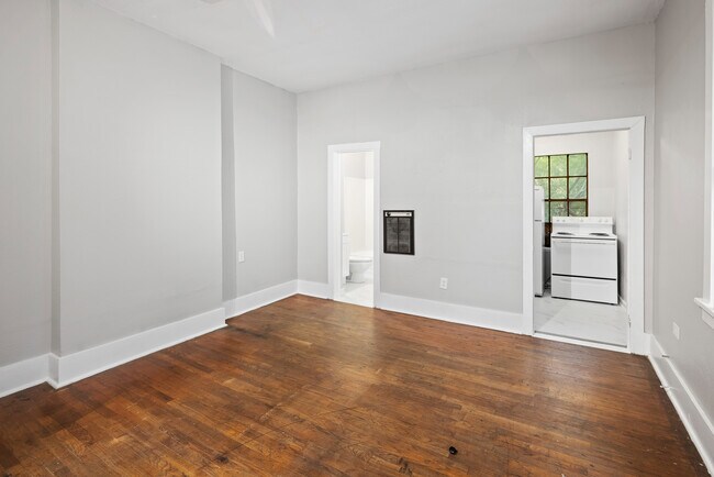 Studio - 746 Spanish Town Rd Unidad 2