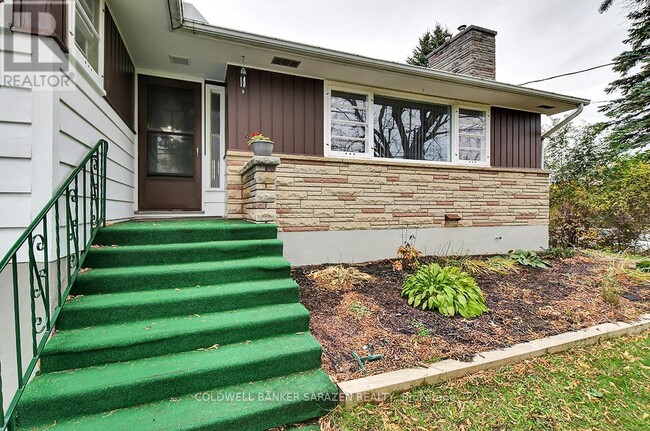 Photo - 5495 R. Bank Street