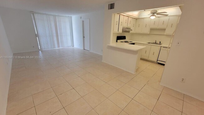 Photo - 2029 NW 46th Ave Unidad E106 Rental