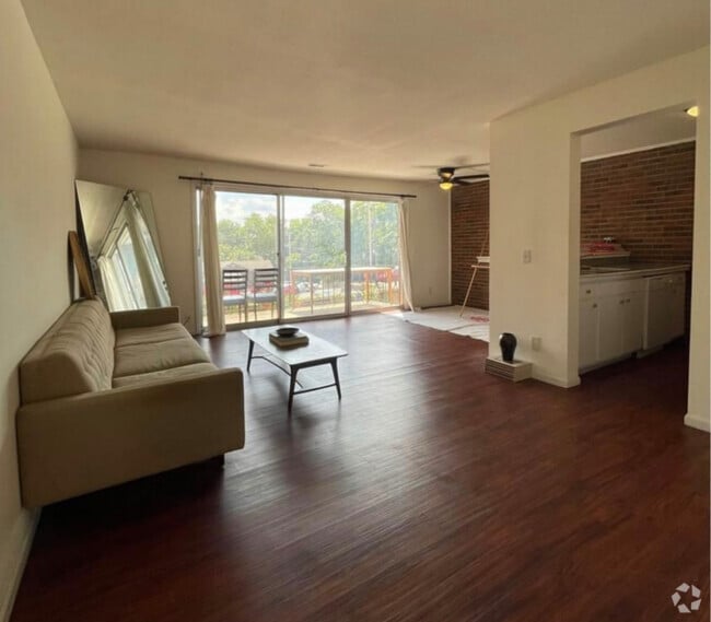 Building Photo - 4732 Belleview Ave Unit 3 Rental