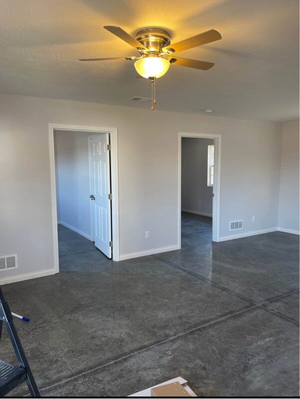 Photo - 17 Tracker Ln