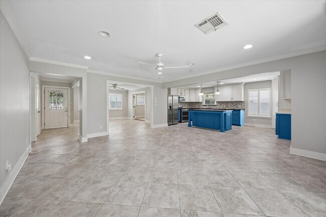 Photo - 10303 Greenwillow Dr
