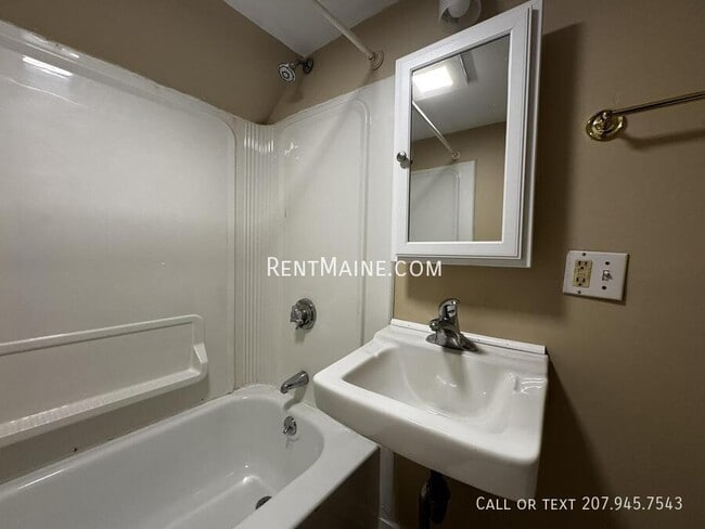 Photo - 26 Waterville Rd Unit 3