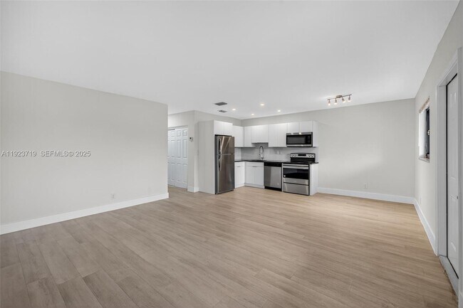 Photo - 615 NE 26th St Unit 8