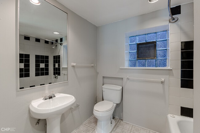 Photo - Charleston 2054 W