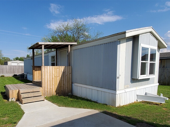 Building Photo - 105 Partridge Ln