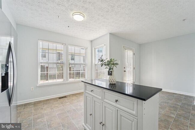 Photo - 11 Gemstone Ct