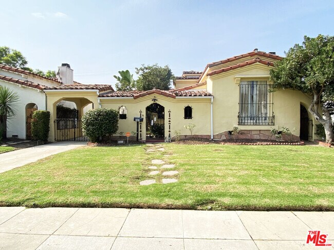 203 N Doheny Dr