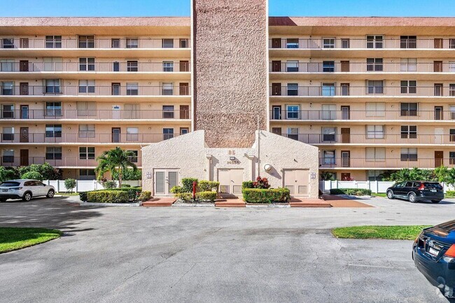 Building Photo - 14575 Blvd Blvd Unit 208 Rental