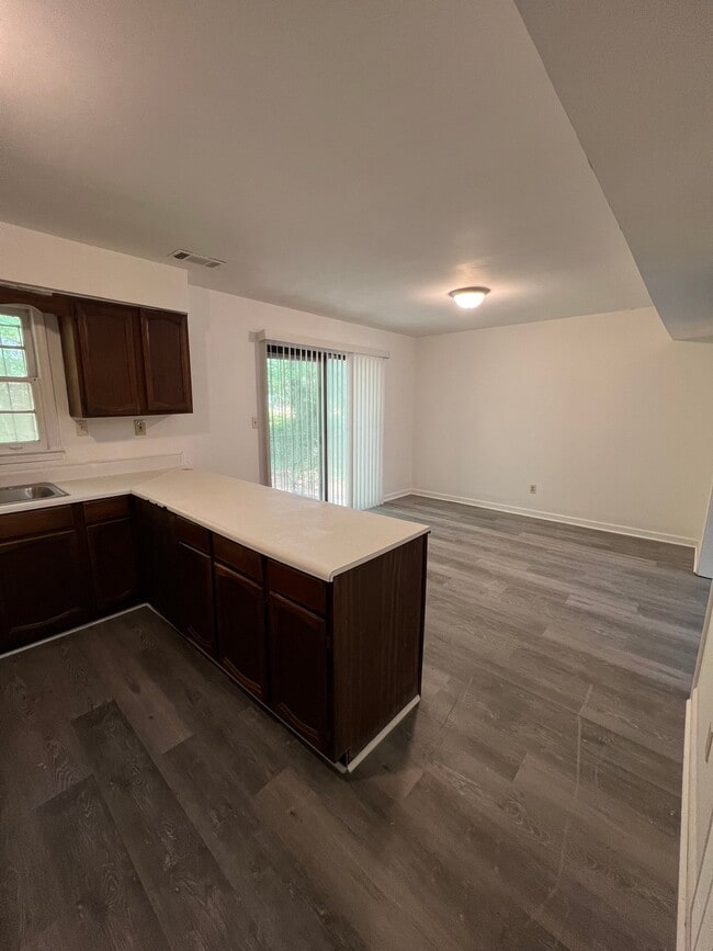 Photo - 424 Tarragon Wy SW Unit B