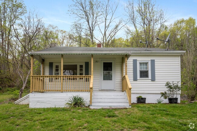 Building Photo - Charming 4-Bedroom Home in Peaceful Rural ...