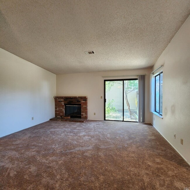 Photo - 1024 Scott St