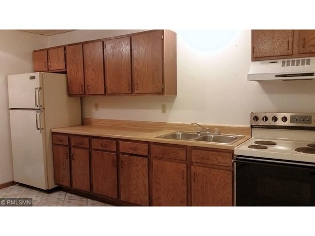 Photo - 111 1/2 N Main St