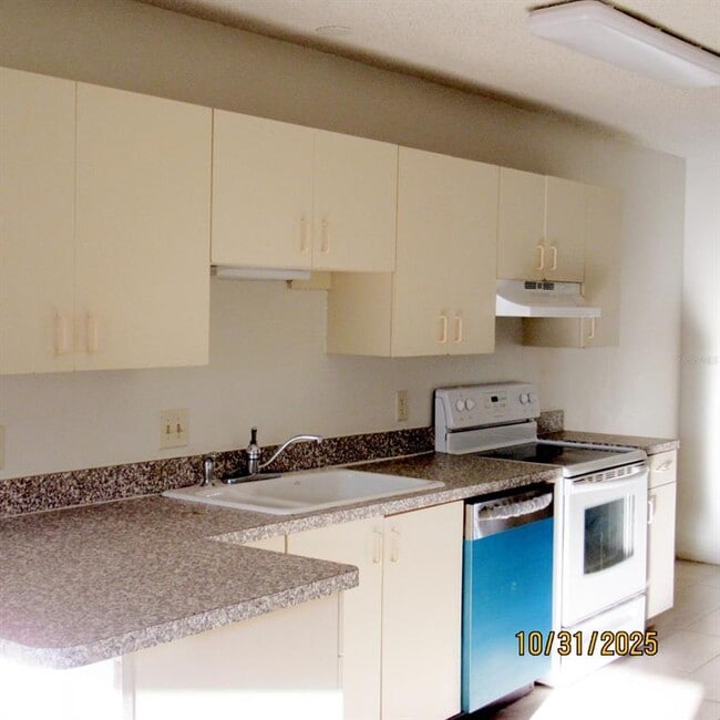 Photo - 2050 Oleander Blvd Unidad 10-106