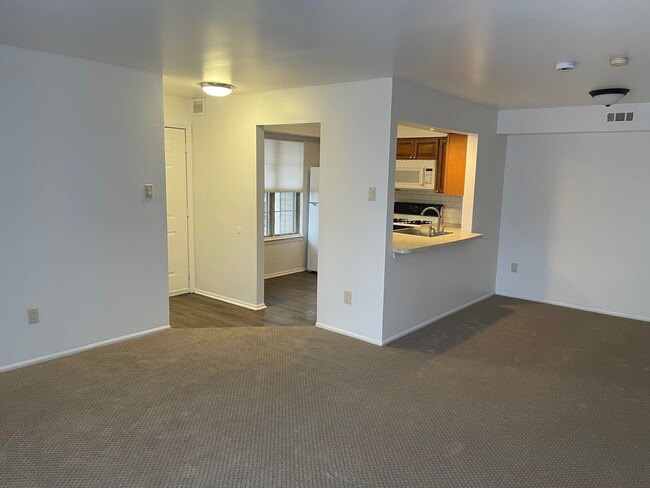 Photo - 201 Society Pl