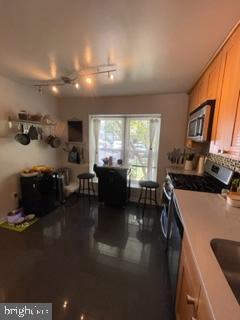 Photo - 8018 Revenna Ln