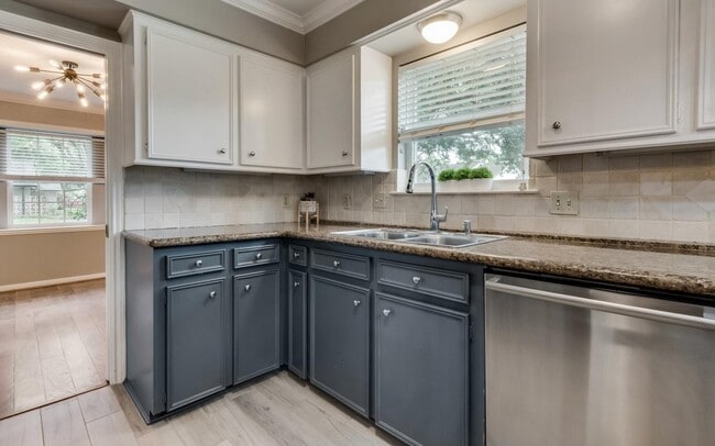 Photo - 9418 Brig O Doon Cir