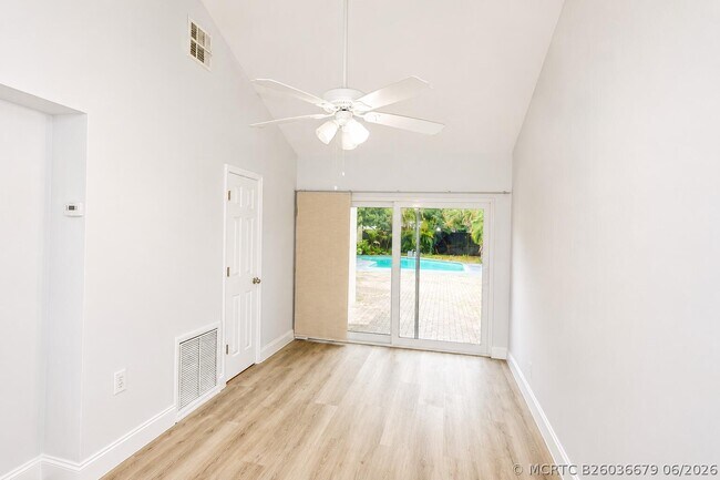 Photo - 1512 SW 24th St