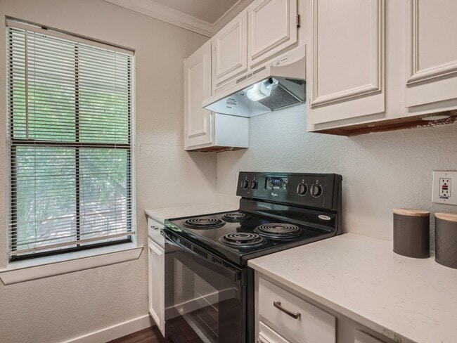 Photo - 4500 E Oltorf St