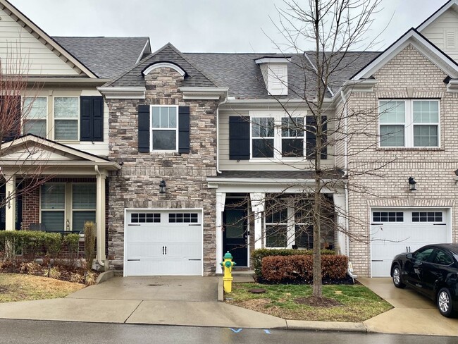 Building Photo - Mt Juliet TN Contemporary townhome located in the desirable Nichols Vale Community!