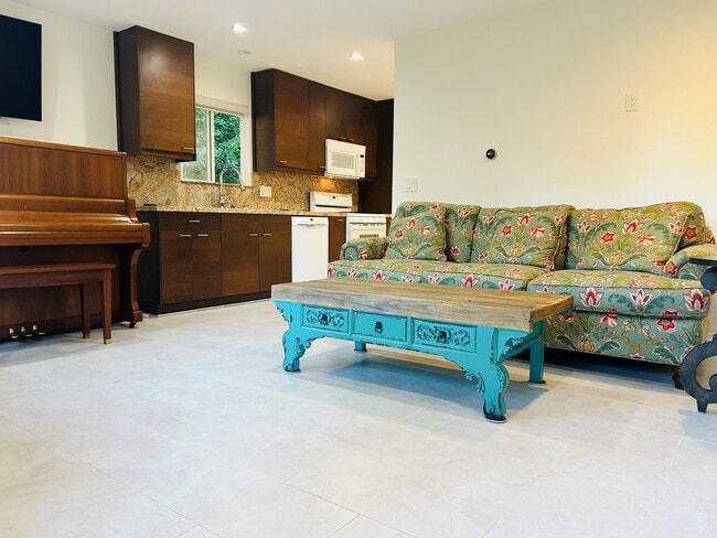 Photo - 23348 Hatteras St Unit 1 bedroom