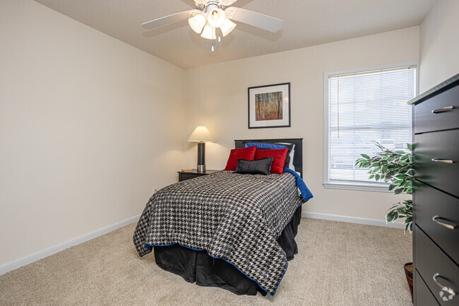 2BR, 1BA - 972SF - Crossings at Pinebrook