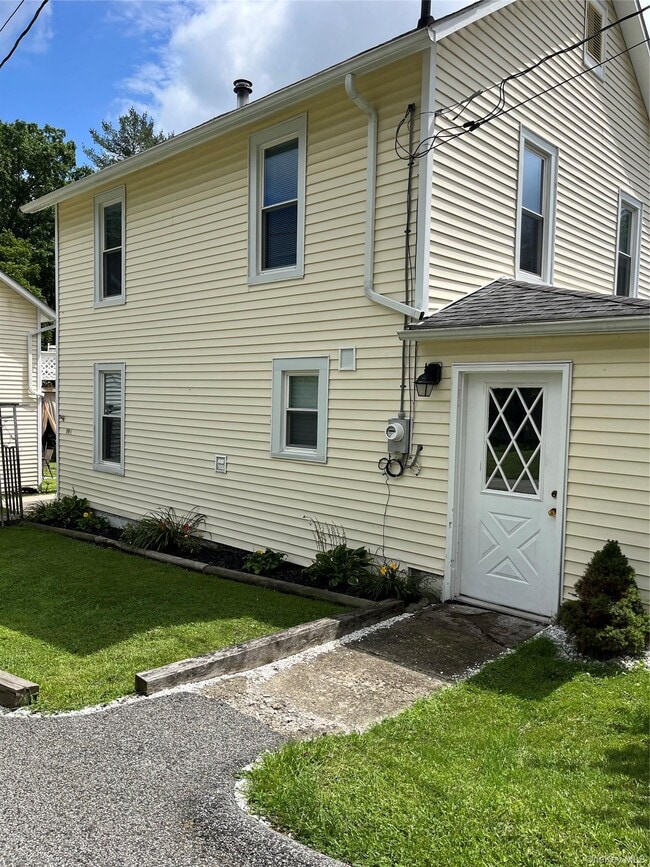Photo - 89 N Montgomery St
