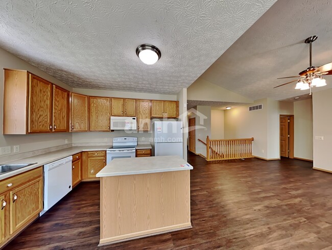 Photo - 1468 E Quail Run Dr