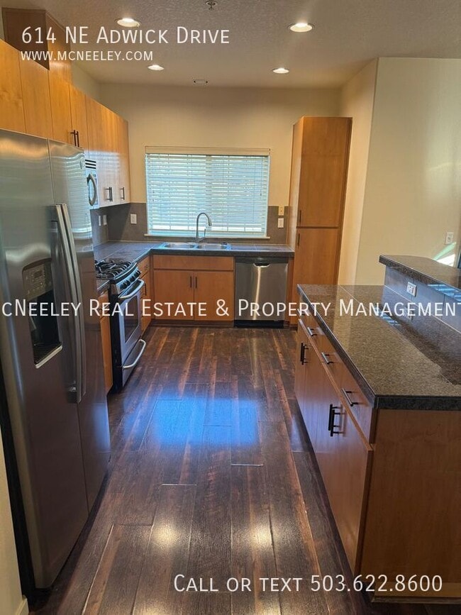 Photo - 614 NE Adwick Dr